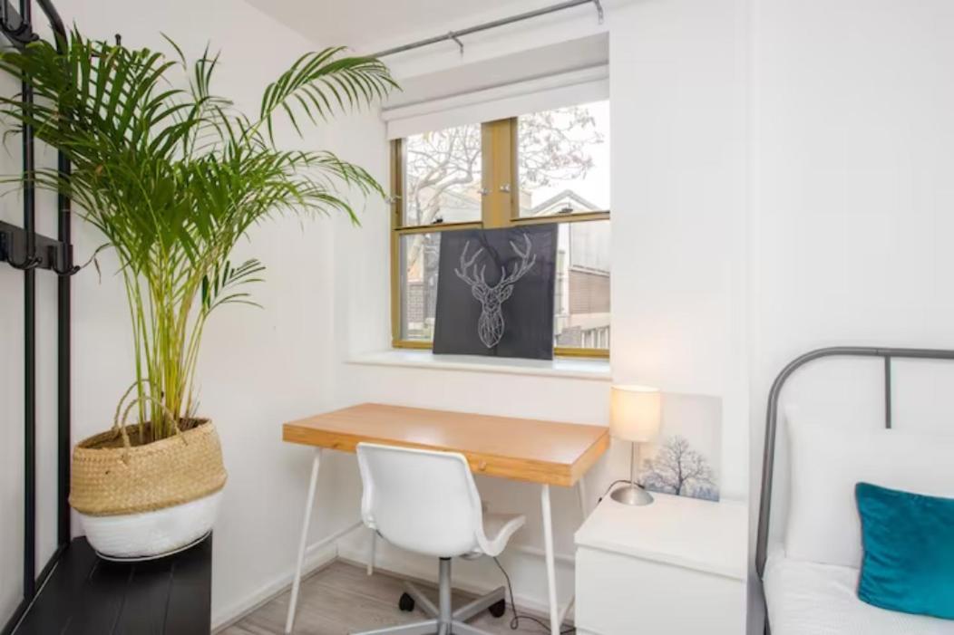 Apartment Modern & Spacious 2bd In Limehouse *