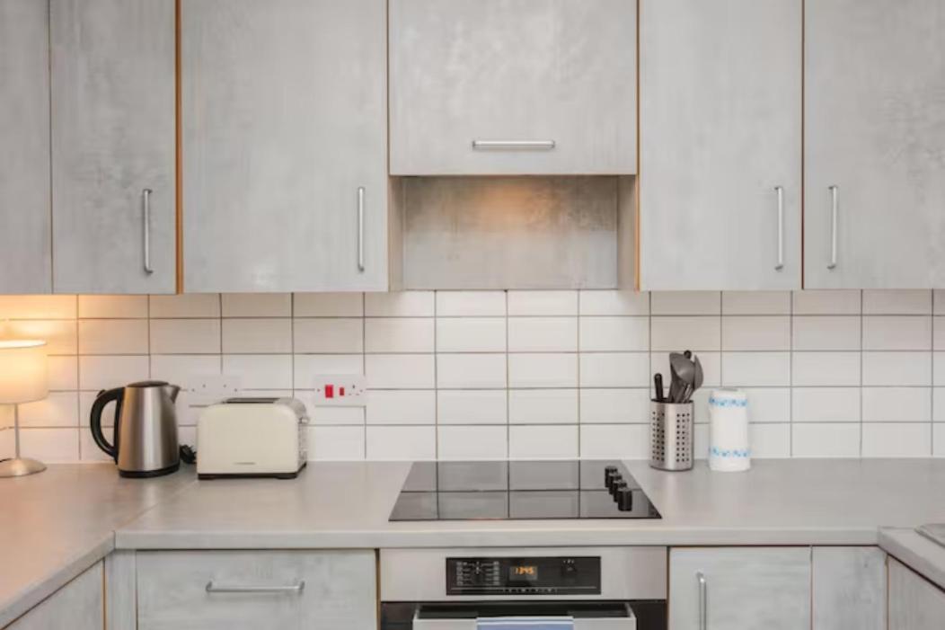 Modern & Spacious 2bd In Limehouse Apartment
