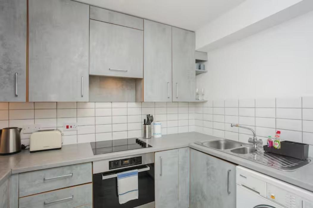 Modern & Spacious 2bd In Limehouse Apartment *